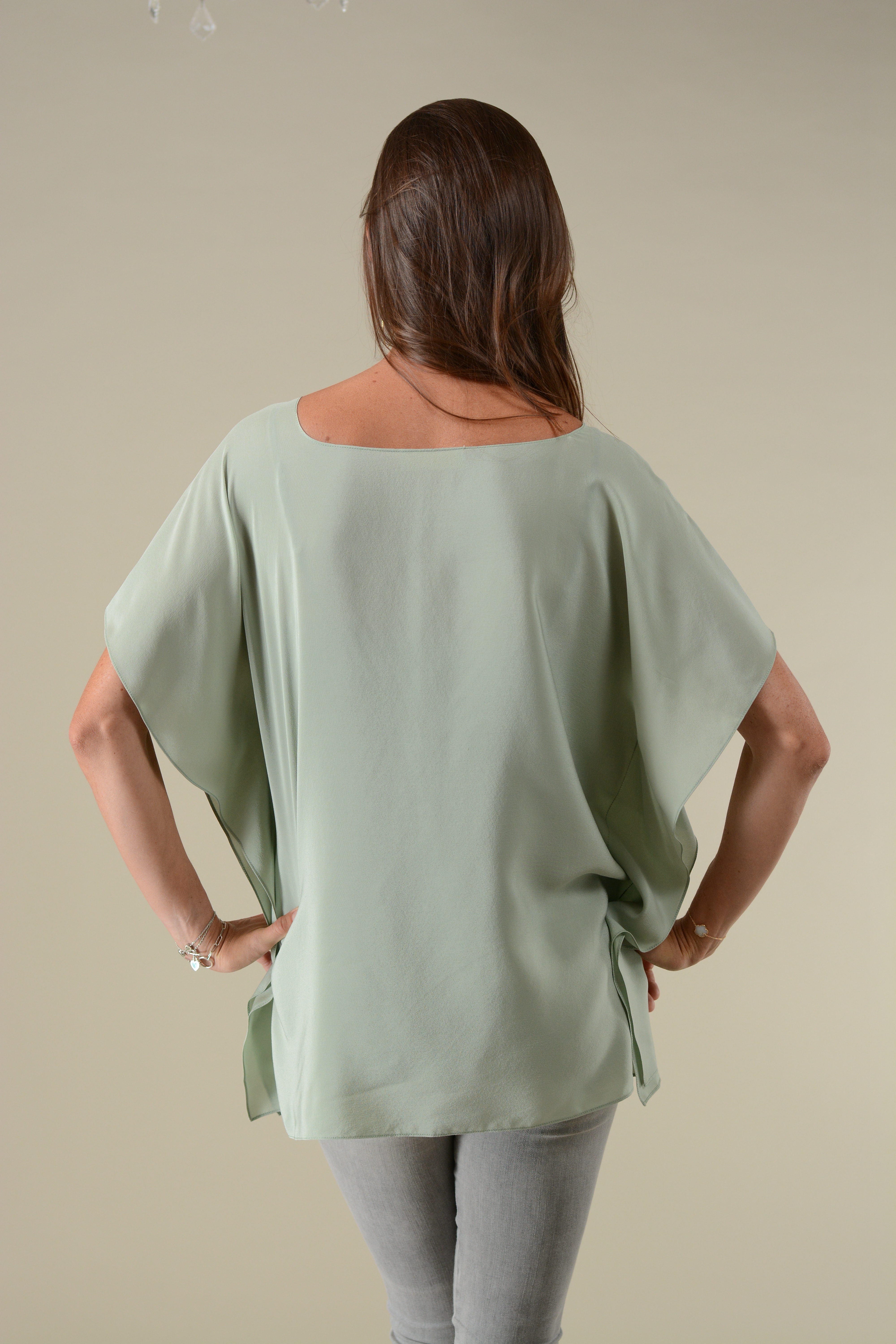 картинка Блузка Радуга, зеленое яблоко магазина шелковой одежды и аксессуаров