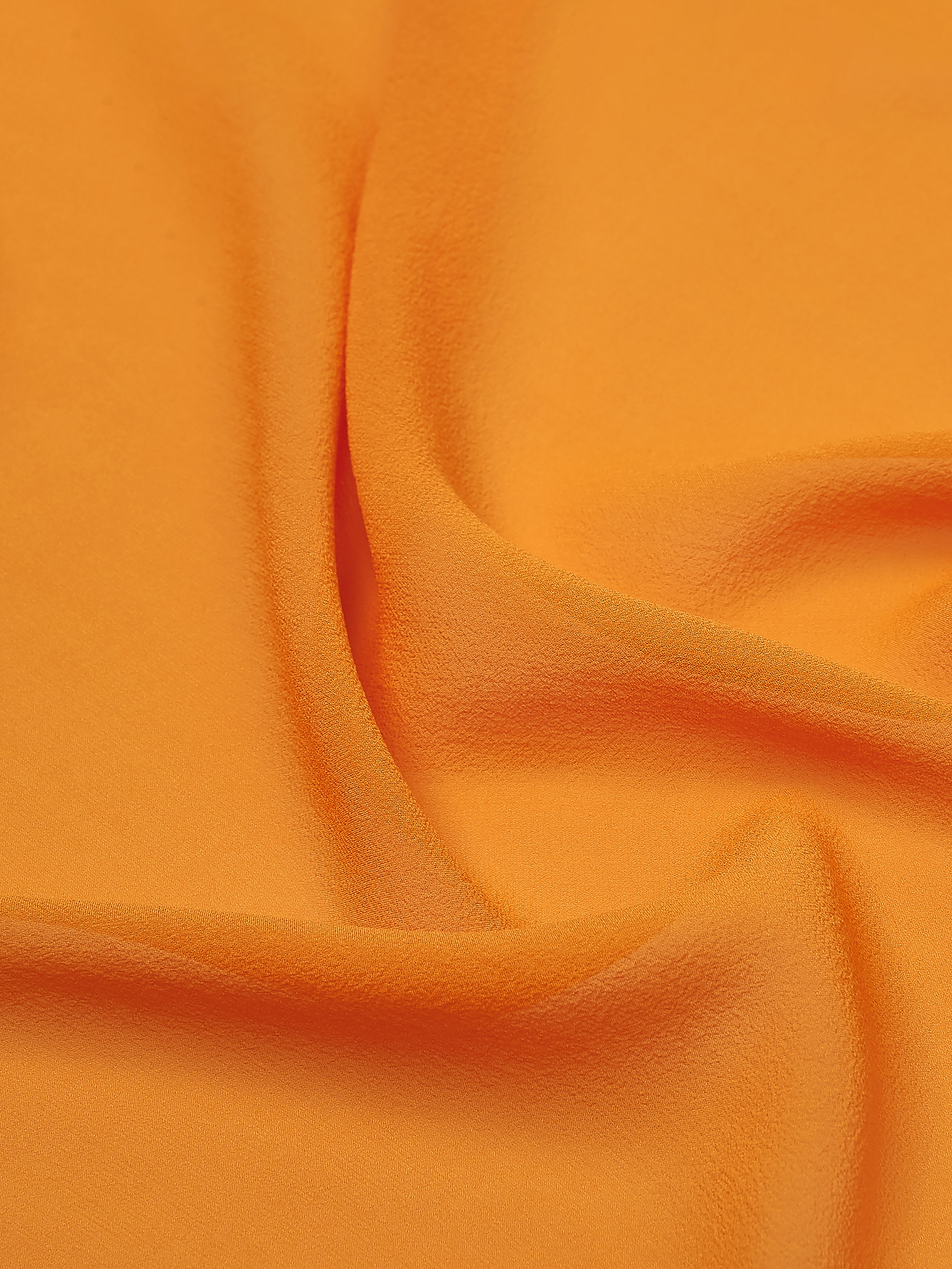 картинка Платок солнечно-оранжевый 66*66 см магазина шелковой одежды и аксессуаров