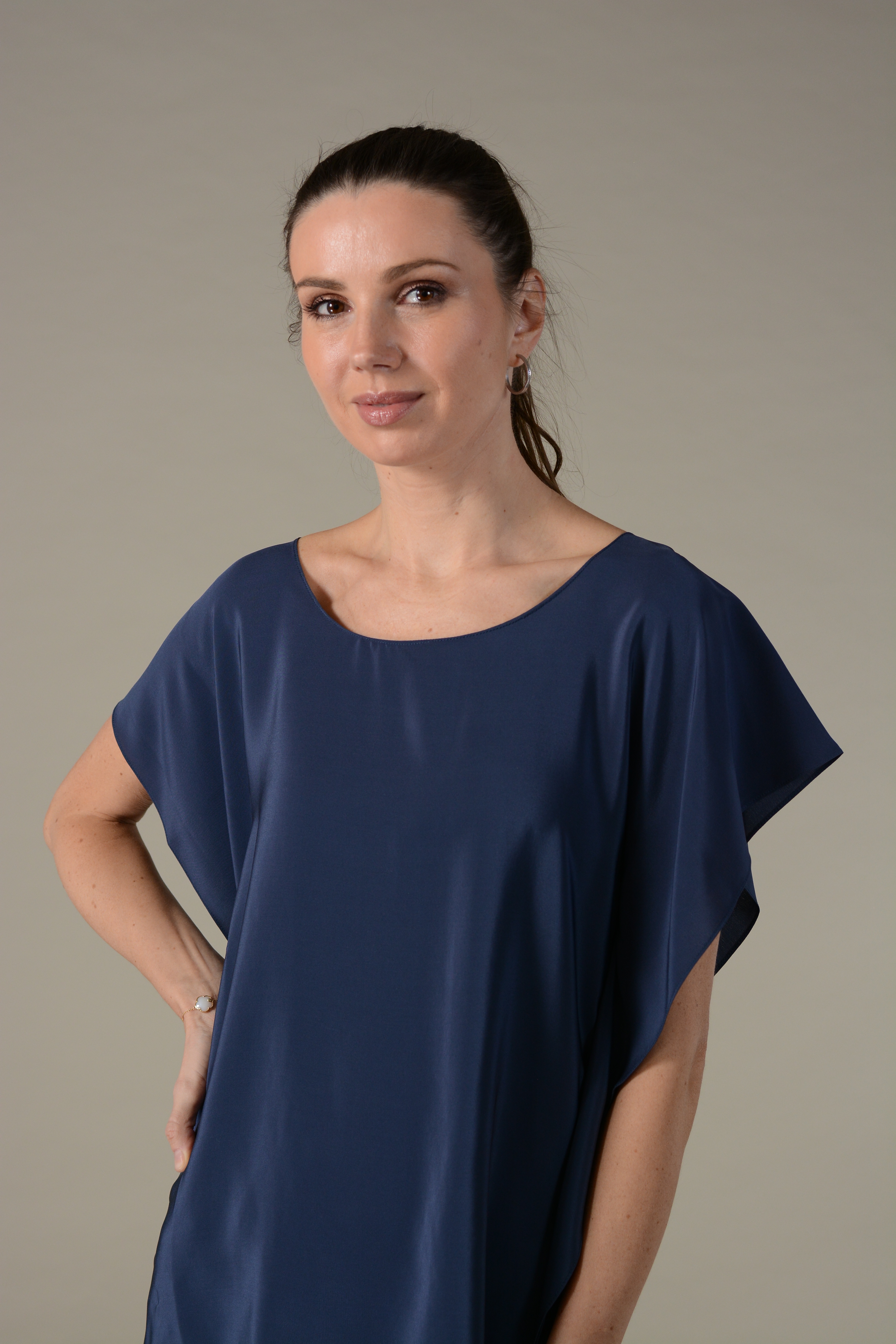 картинка Блузка Радуга темно-синий магазина шелковой одежды и аксессуаров